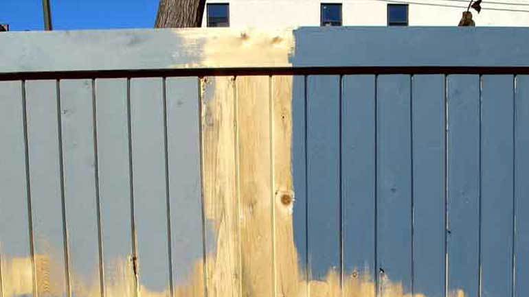 Fence Painting: A job for painting contractors